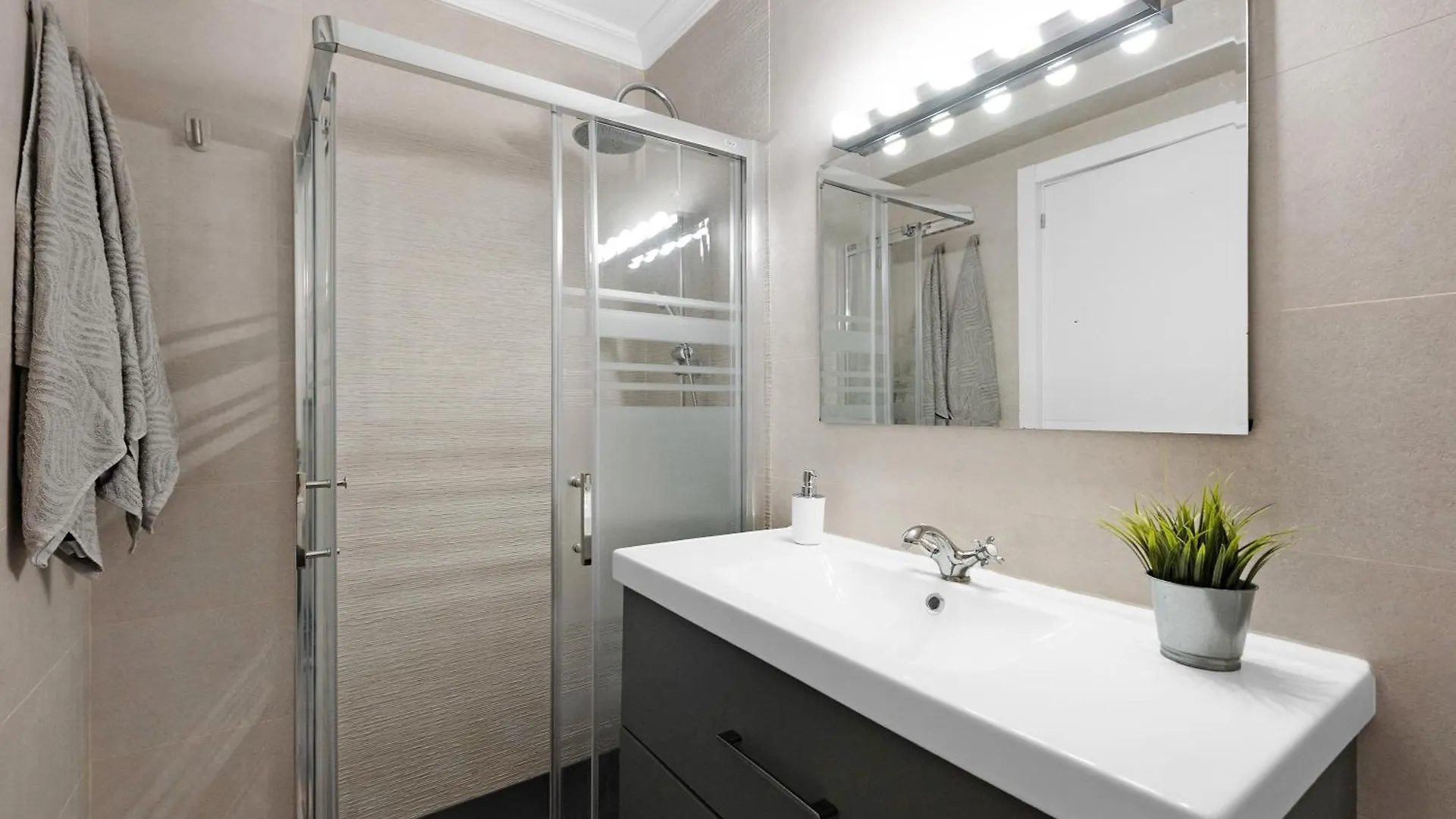 Precioso Apartamento Moderno Málaga 0*,